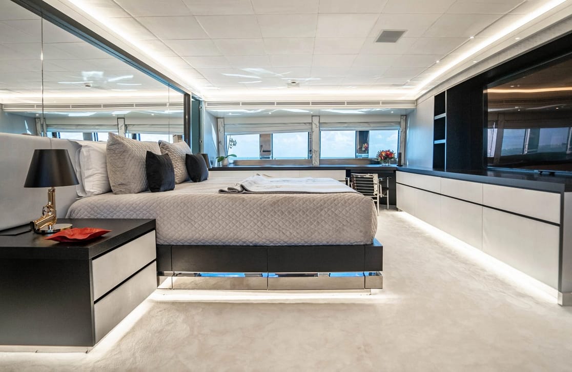 An image of Aquila yacht