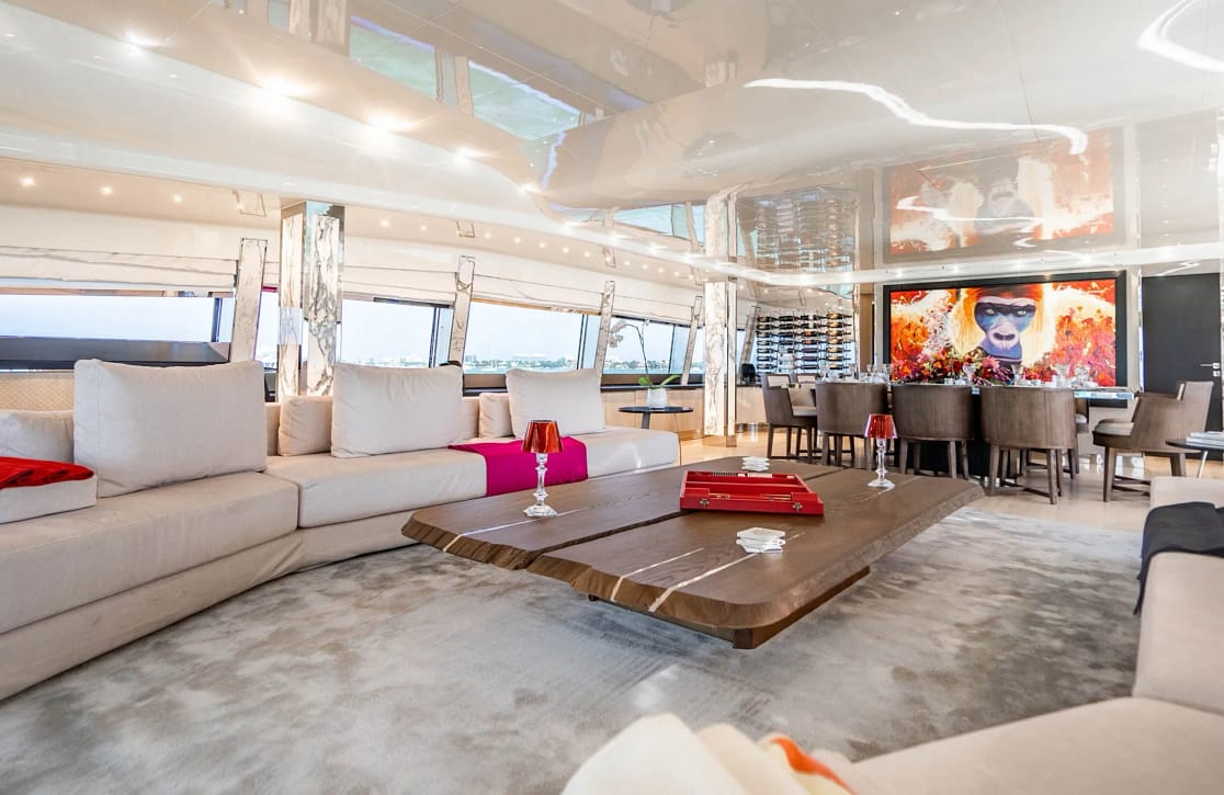 An image of Aquila yacht