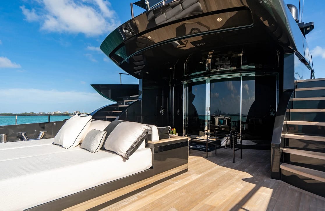 An image of Aquila yacht
