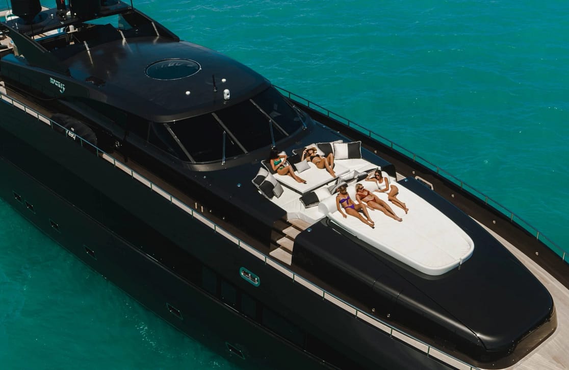 An image of Aquila yacht