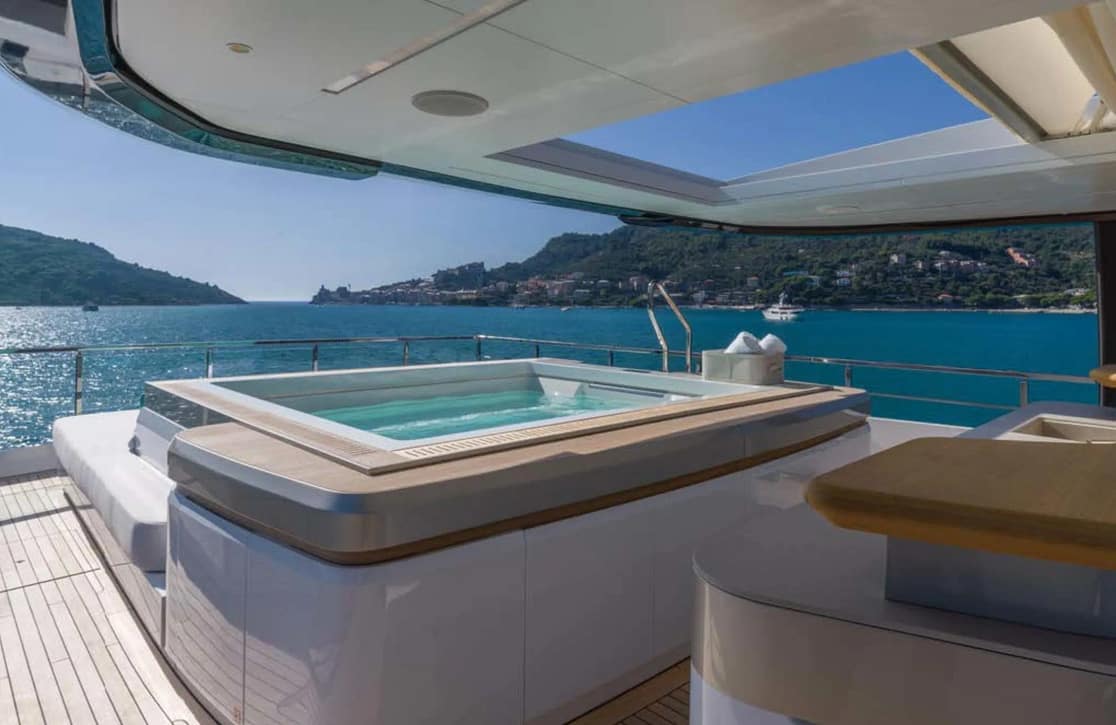 An image of Lee yacht