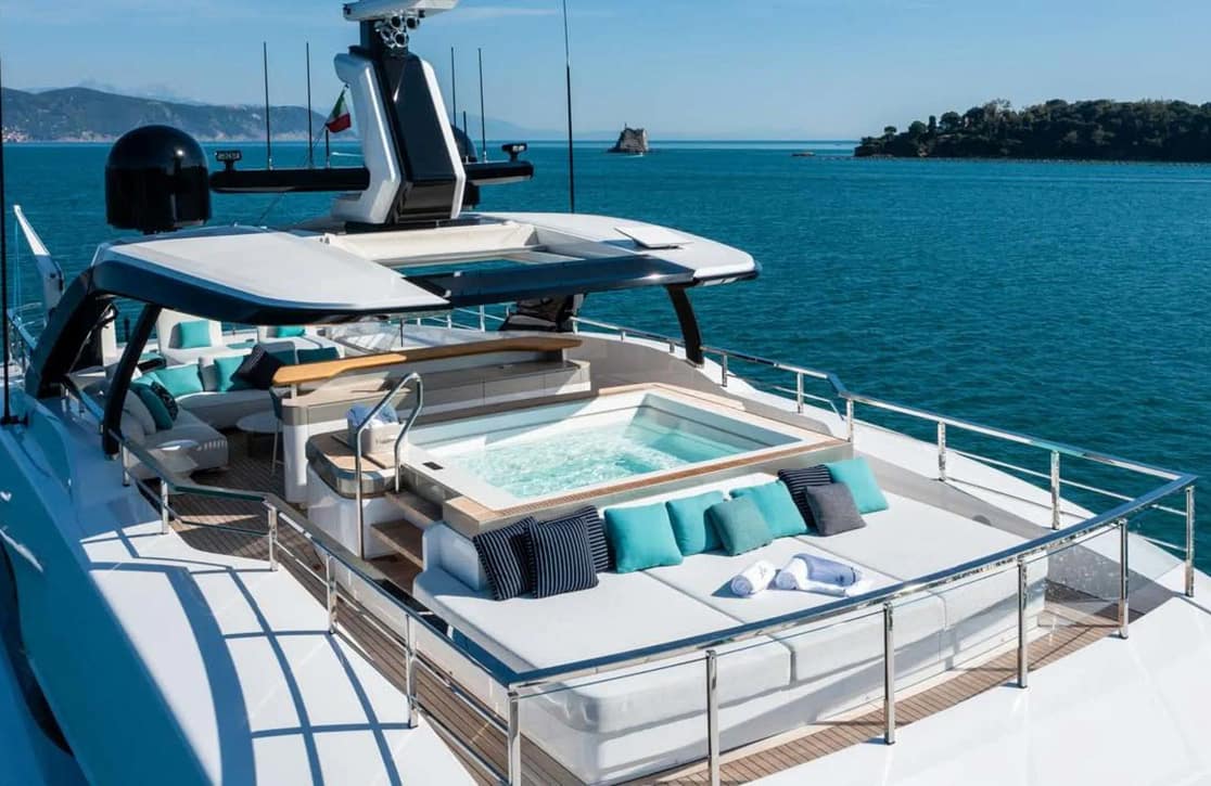 An image of Lee yacht