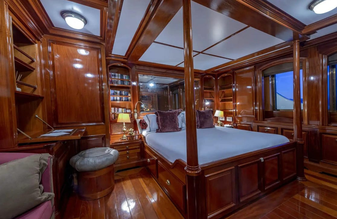 An image of Steel yacht