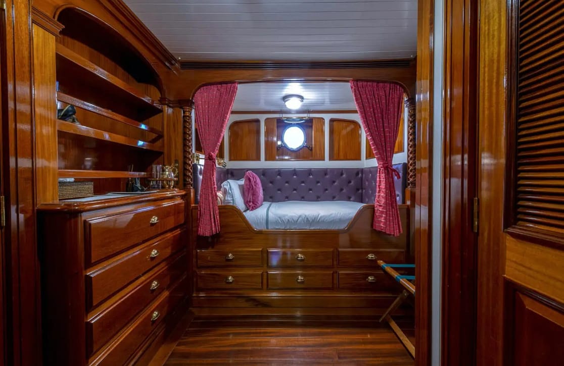 An image of Steel yacht