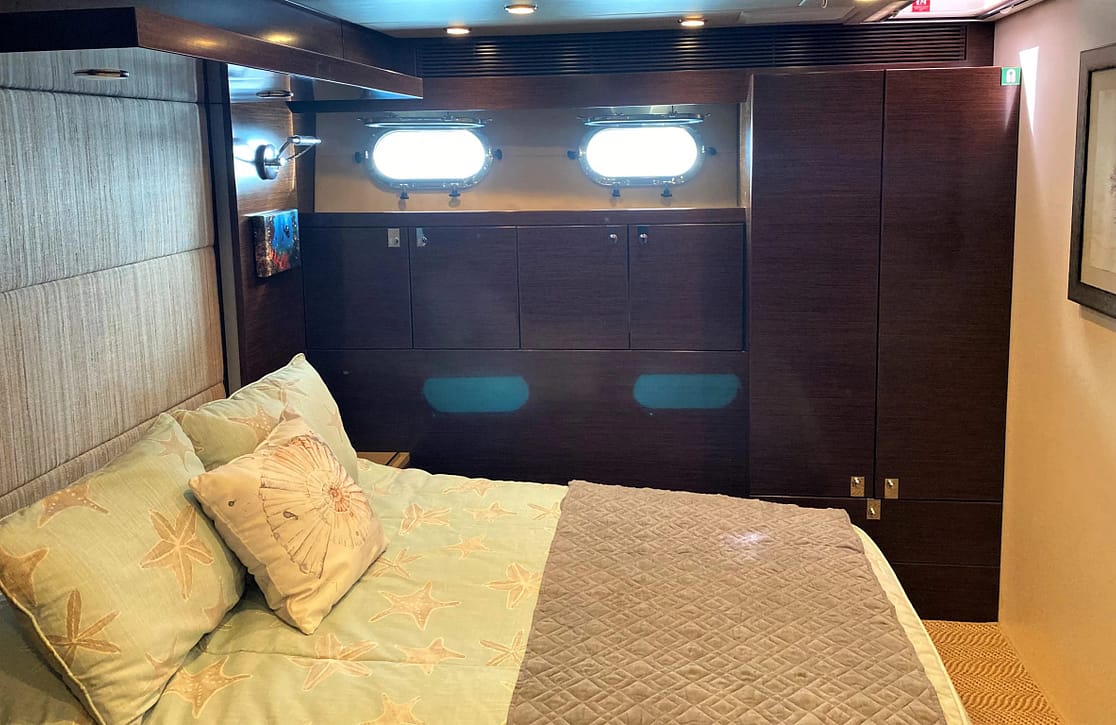 An image of Ammonite yacht