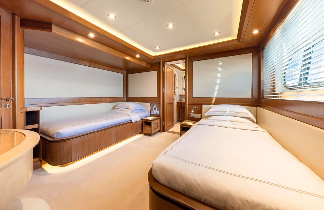 An image of O’lion yacht