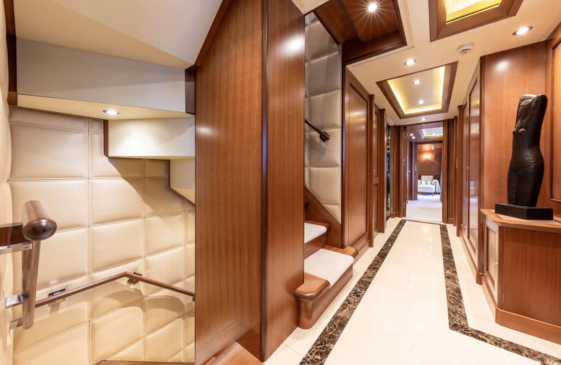 An image of O’lion yacht