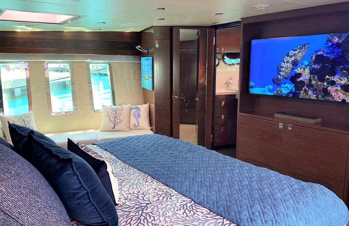 An image of Ammonite yacht