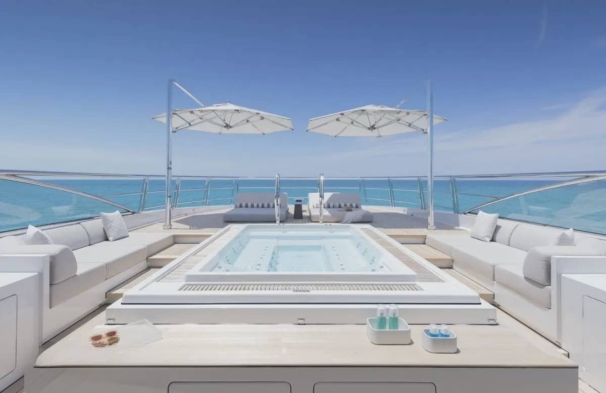 An image of Entourage yacht