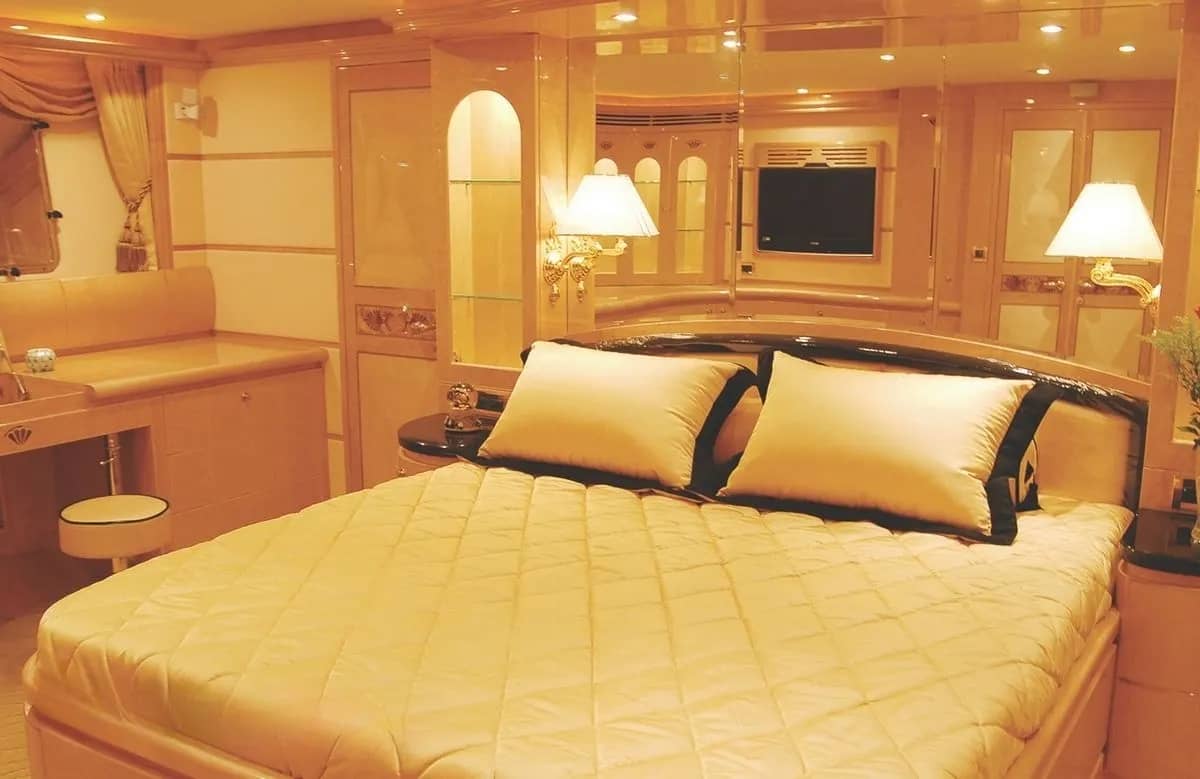 A preview of interior Bedroom cabin