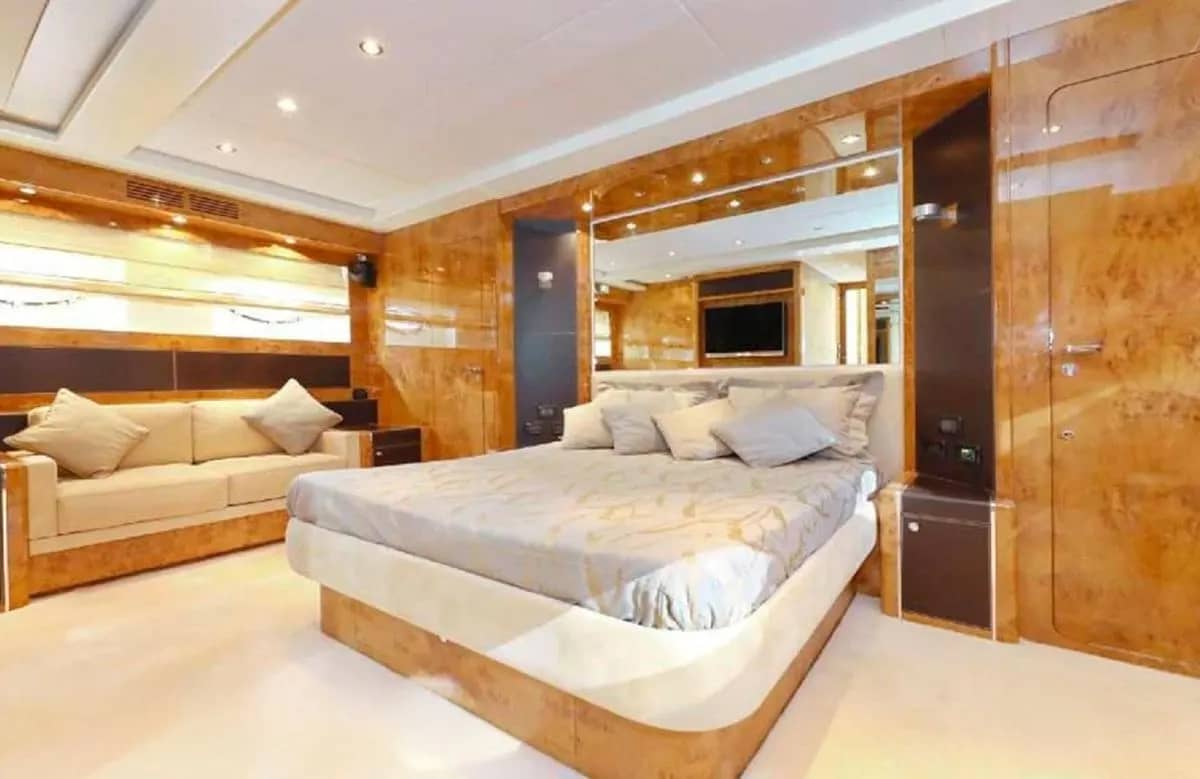 A preview of interior Bedroom cabin