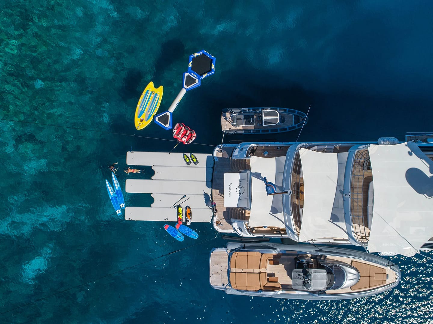 An image of Driftwood yacht