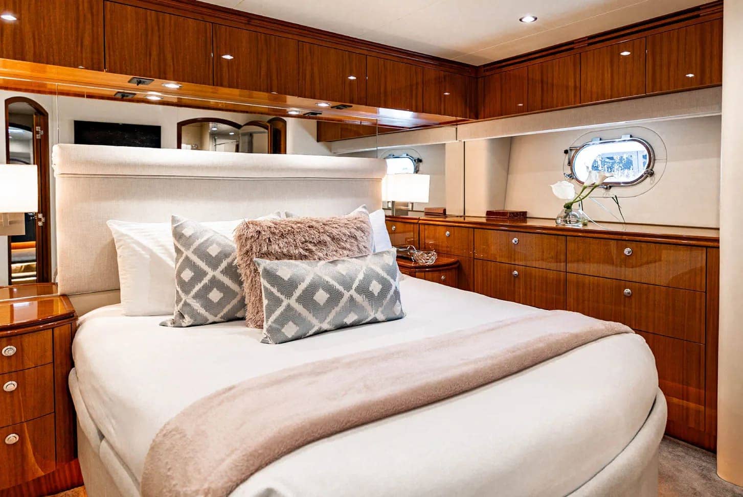 A preview of interior Bedroom cabin