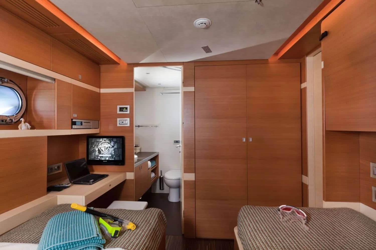 A preview of interior Bedroom cabin