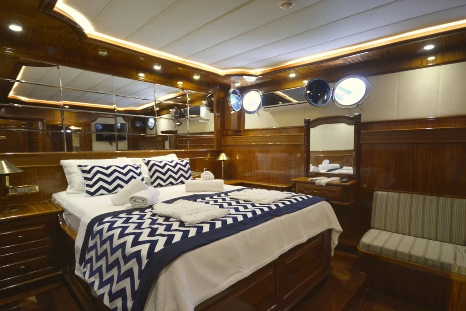 A preview of interior Bedroom cabin