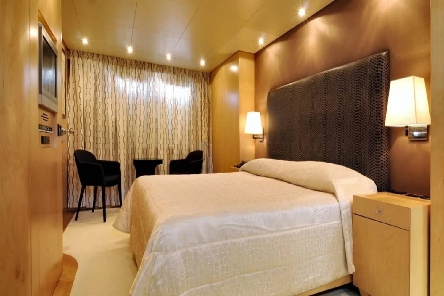 A preview of interior Bedroom cabin