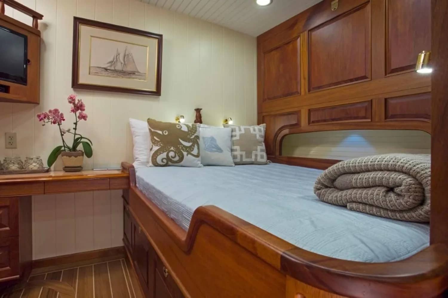 A preview of interior Bedroom cabin