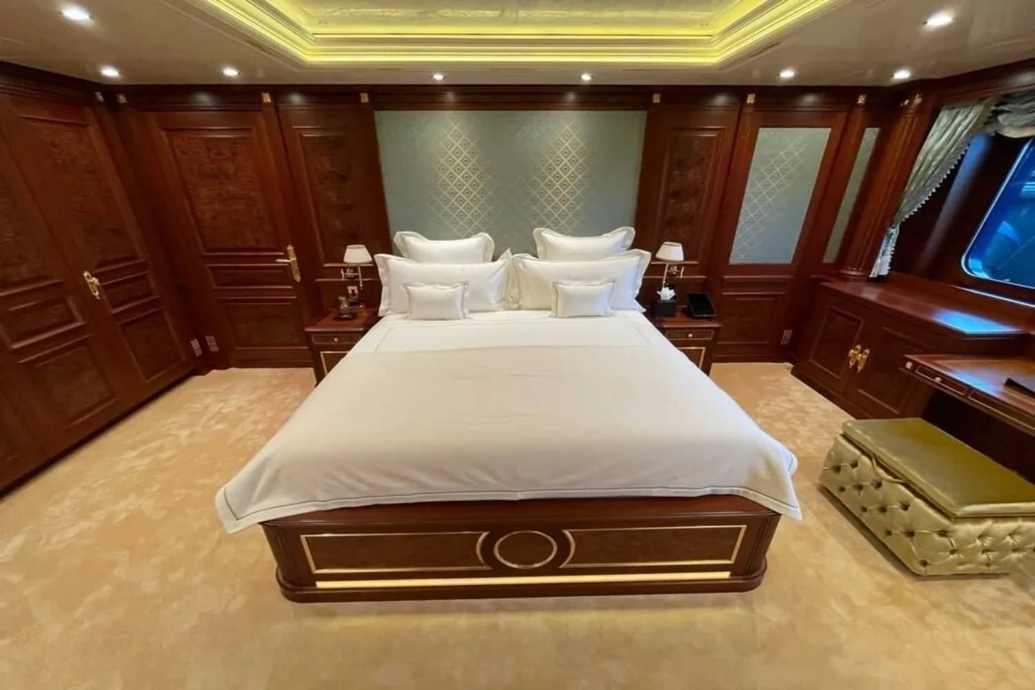 A preview of interior Bedroom cabin