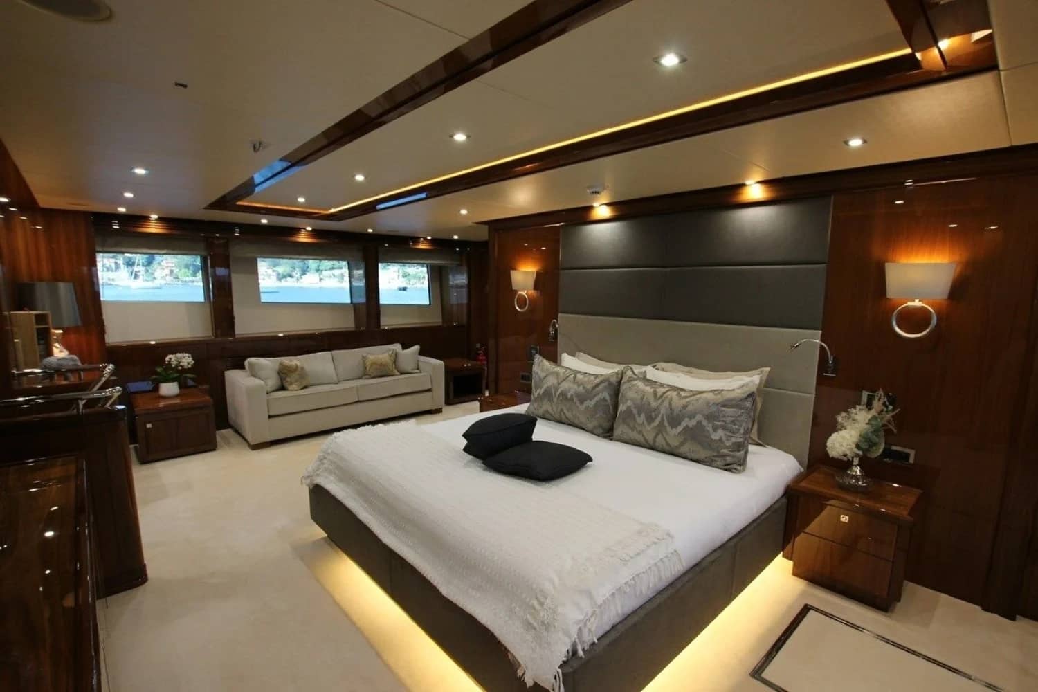 A preview of interior Bedroom cabin