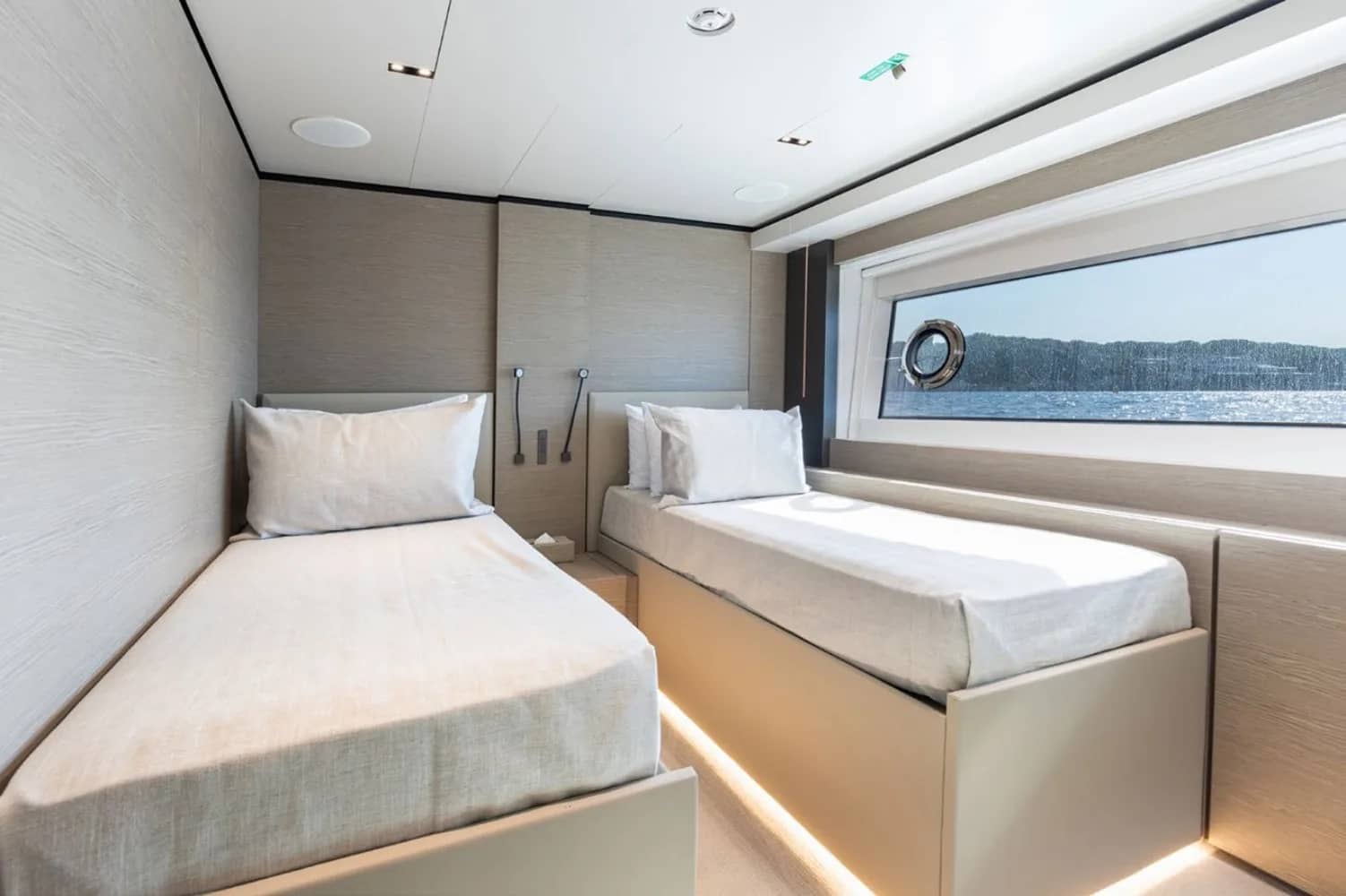 A preview of interior Bedroom cabin