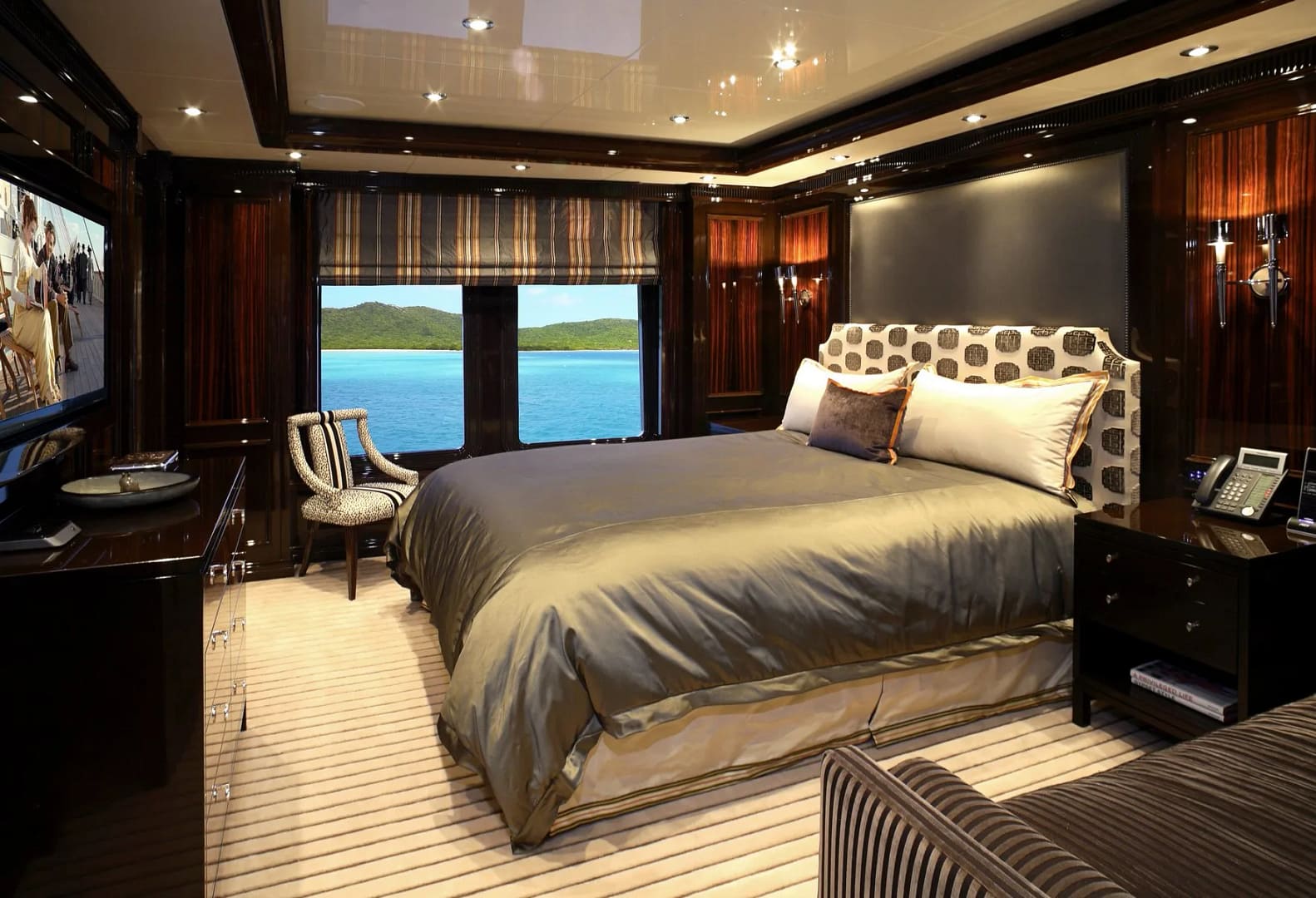 A preview of interior Bedroom cabin