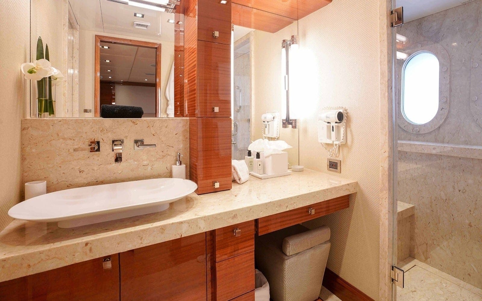 An image of Aspen Alternative yacht