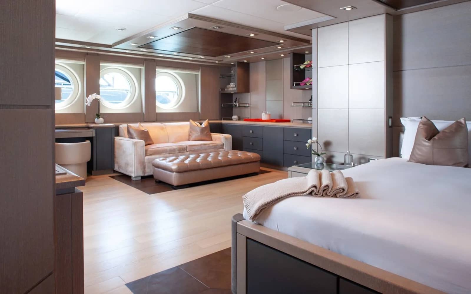A preview of interior Bedroom cabin