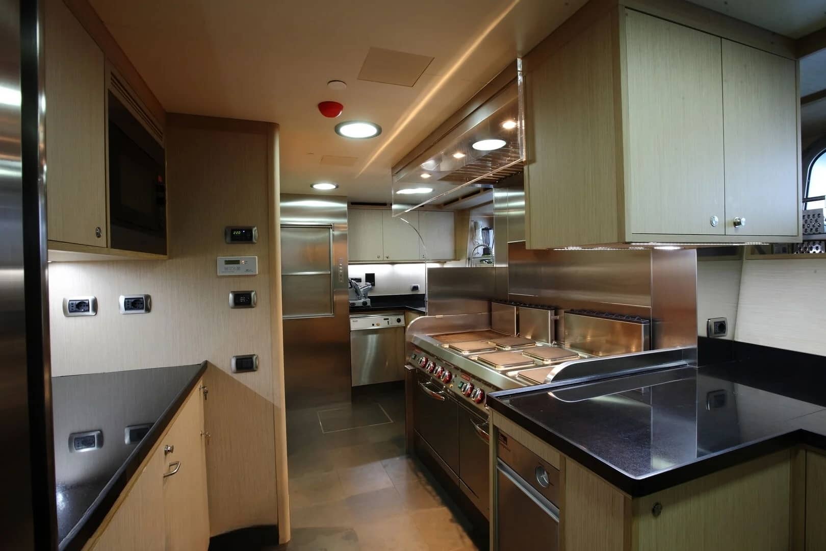 An image of Falco Moscata yacht