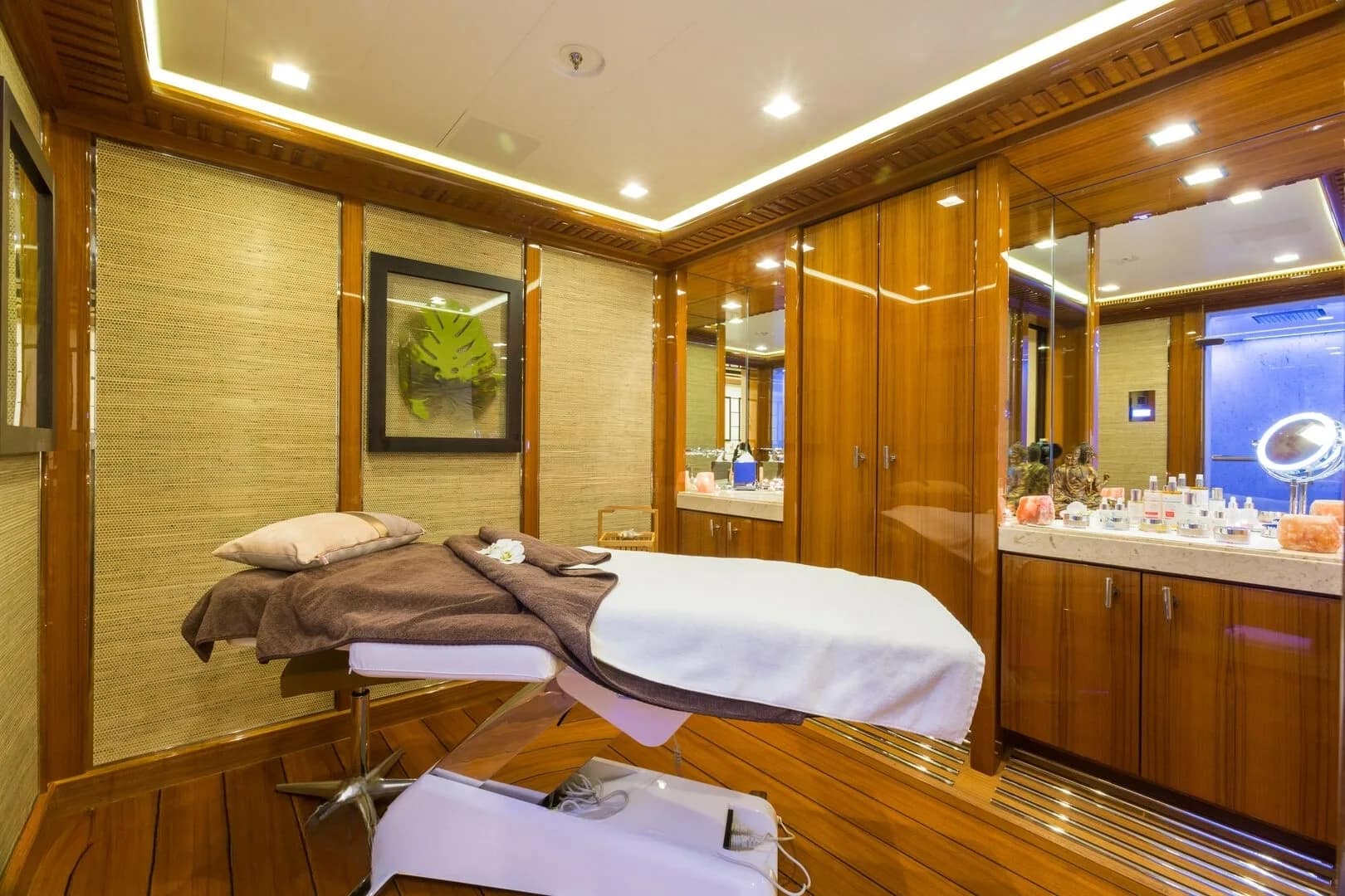 An image of Axioma yacht