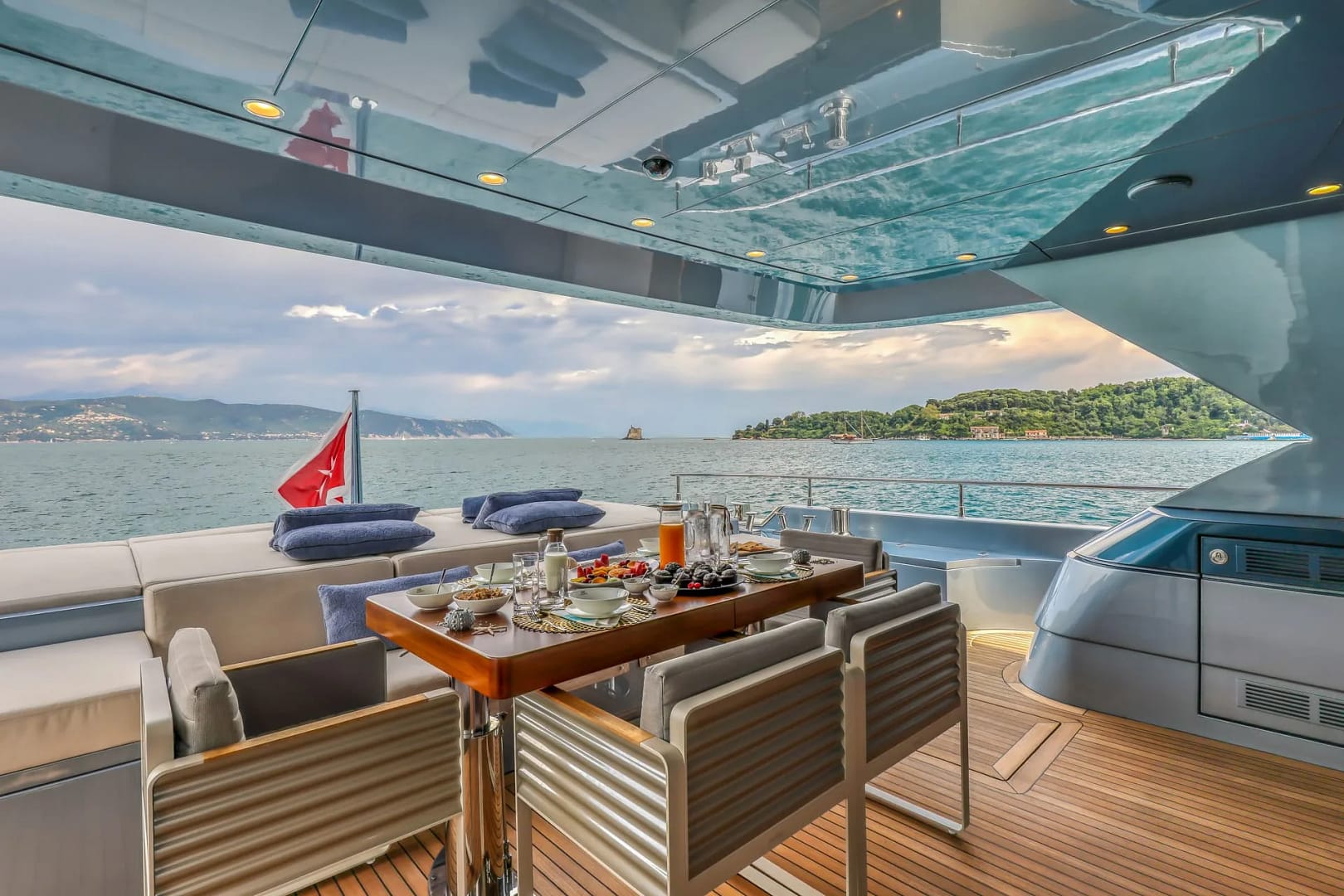 An image of 55 Fiftyfive yacht