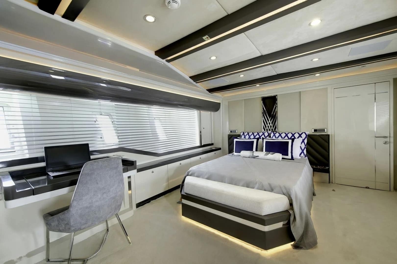 A preview of interior Bedroom cabin