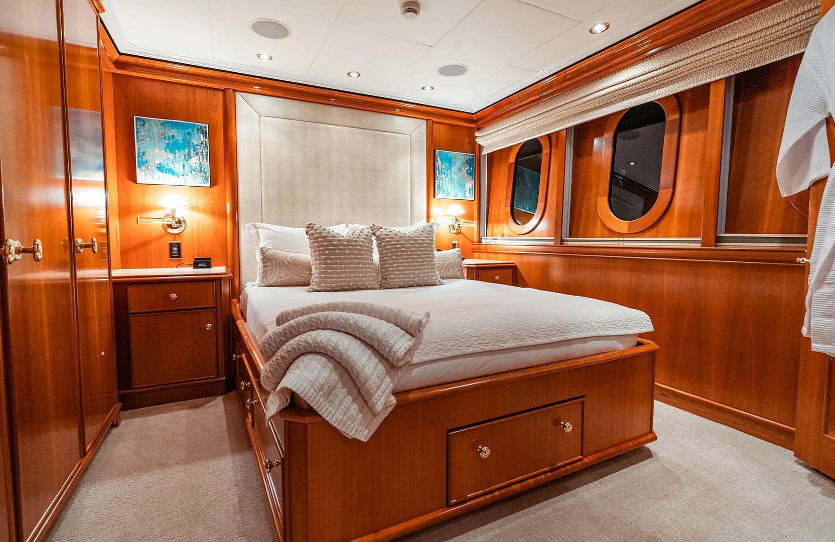 A preview of interior Bedroom cabin