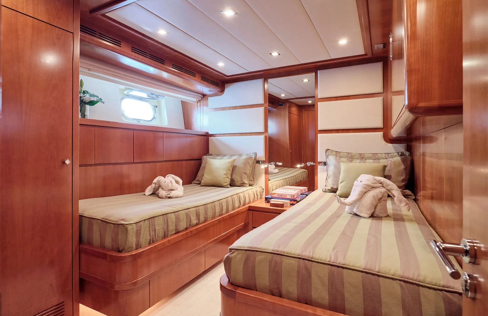 A preview of interior Bedroom cabin