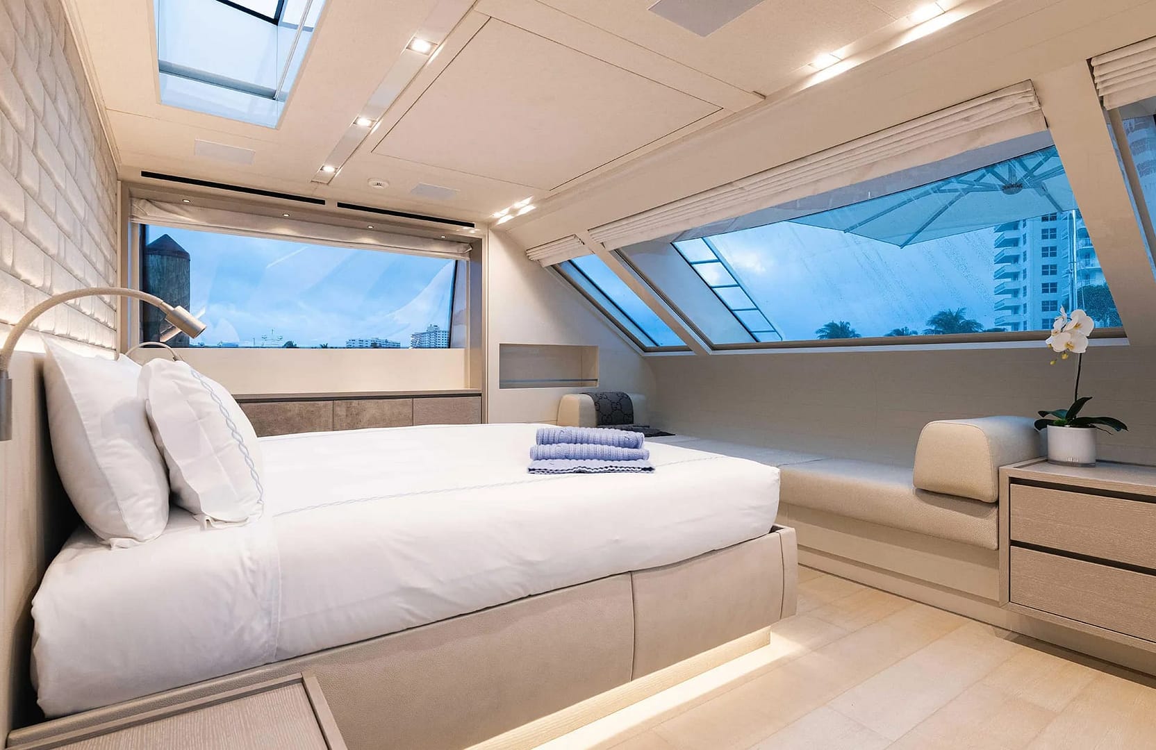 A preview of interior Bedroom cabin