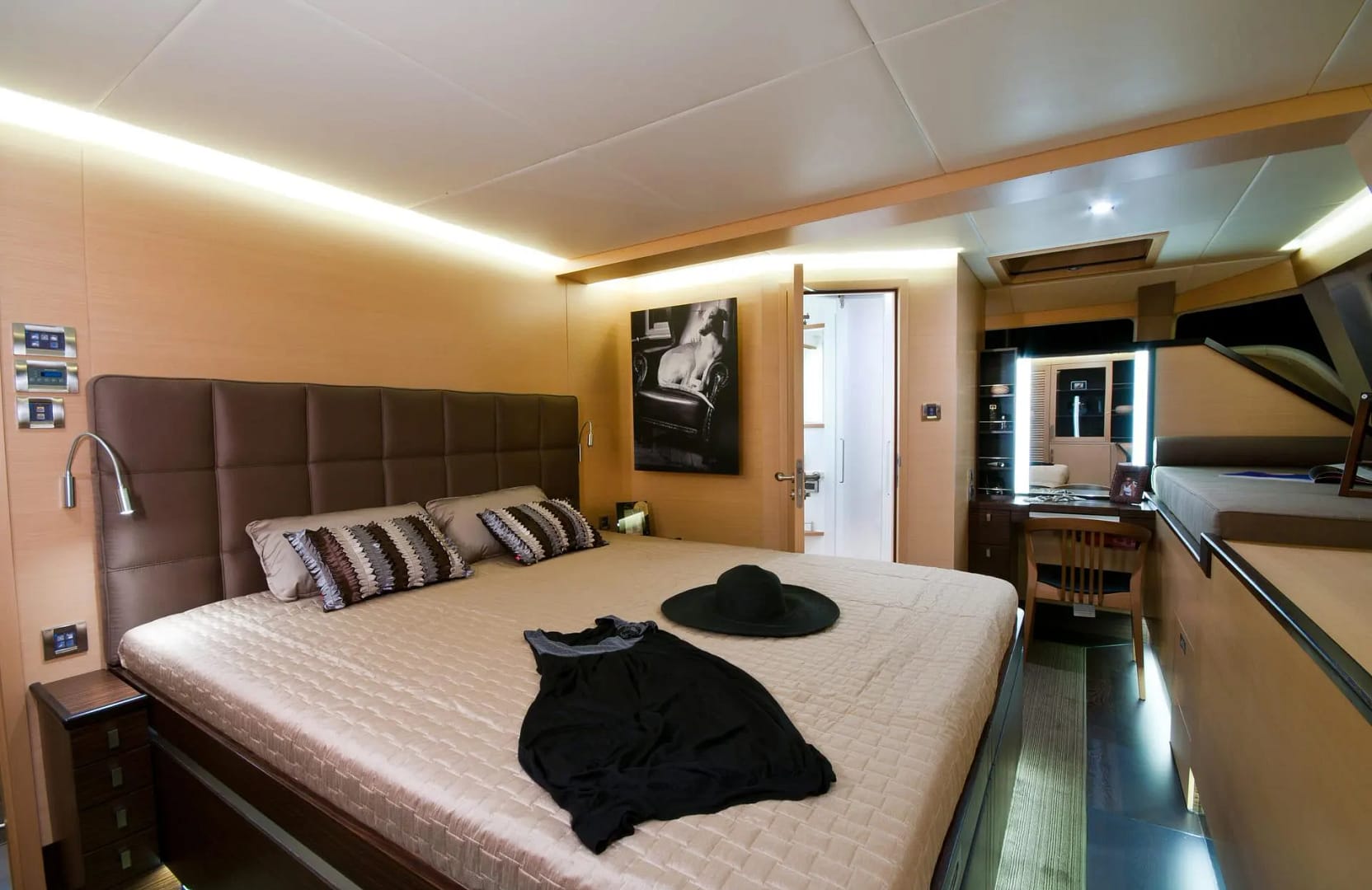 A preview of interior Bedroom cabin