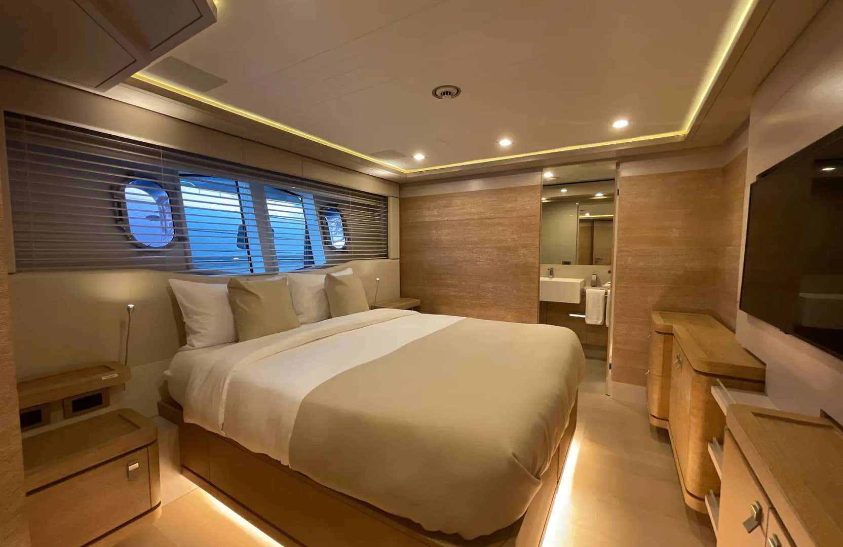 A preview of interior Bedroom cabin