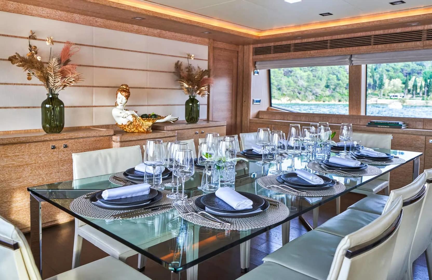 A preview of interior Dining