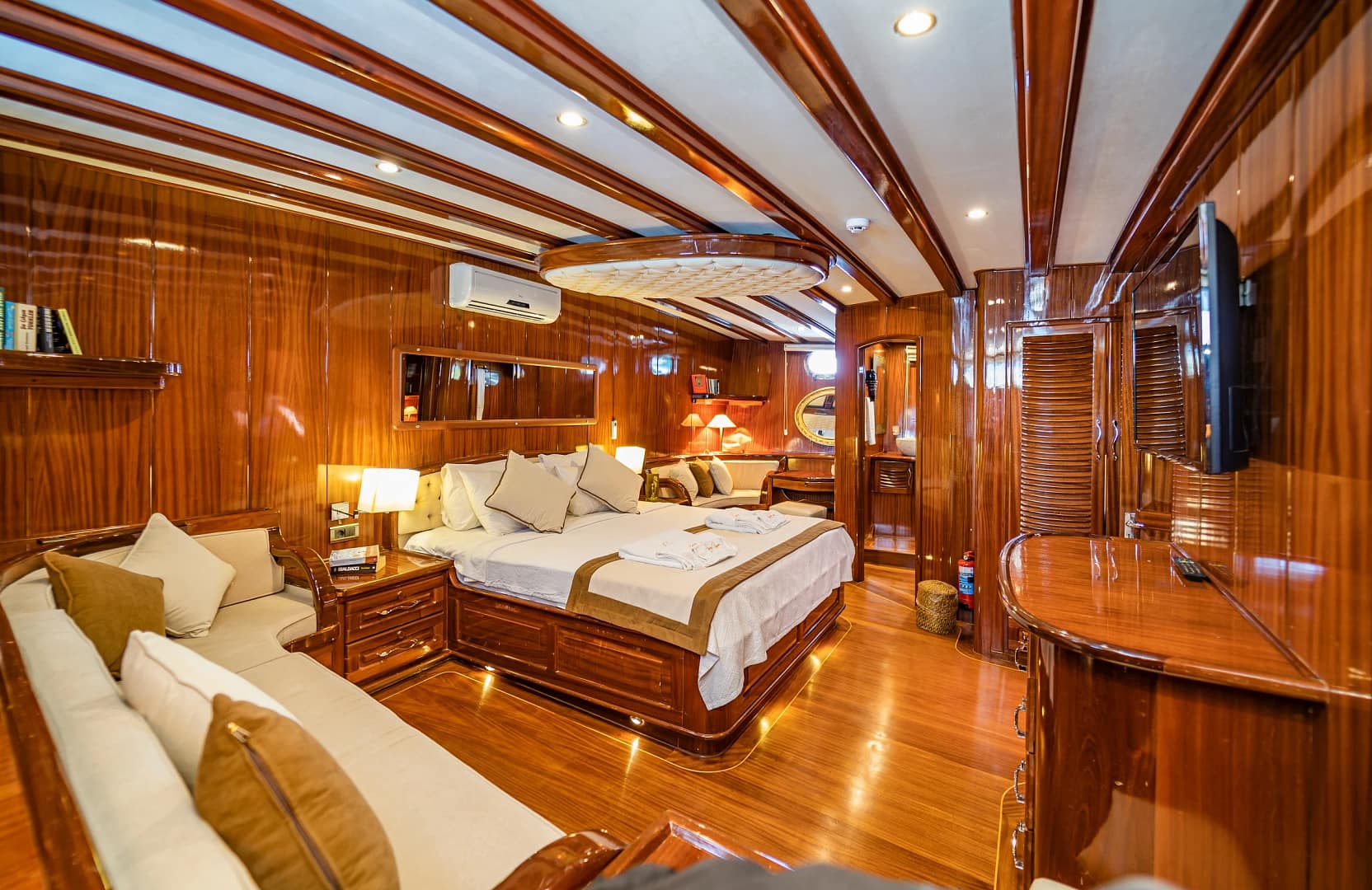 A preview of interior Bedroom cabin