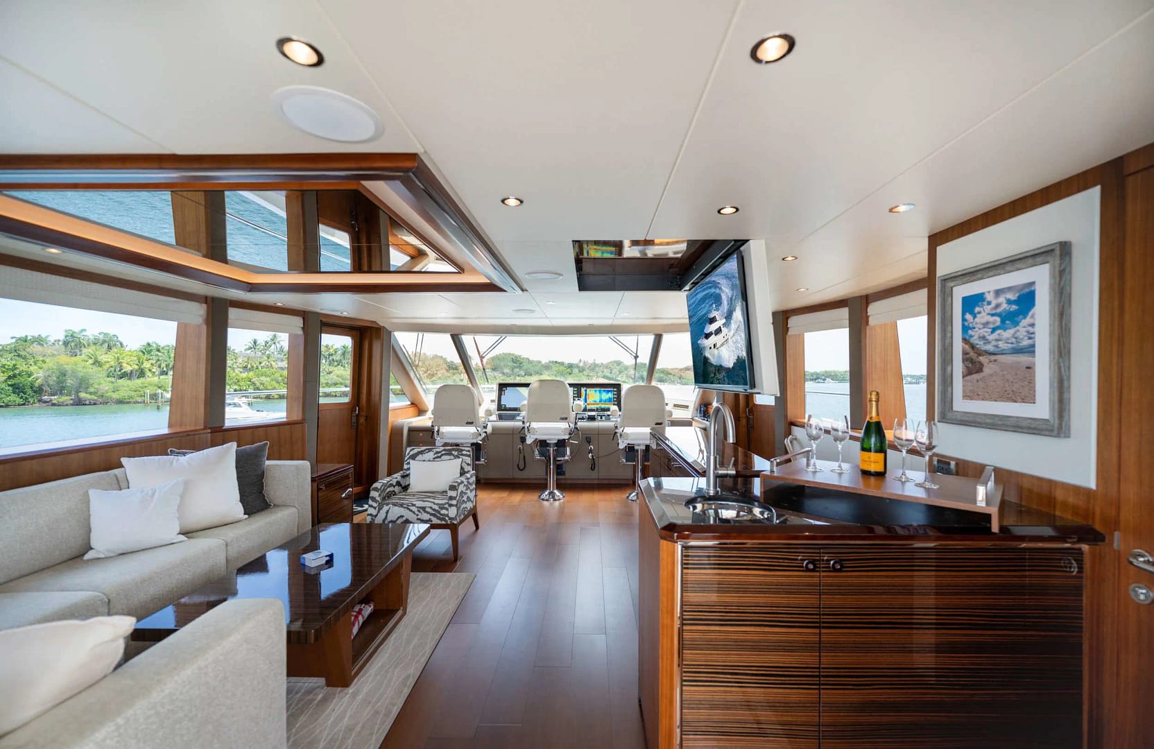 A preview of interior Bridge driving area