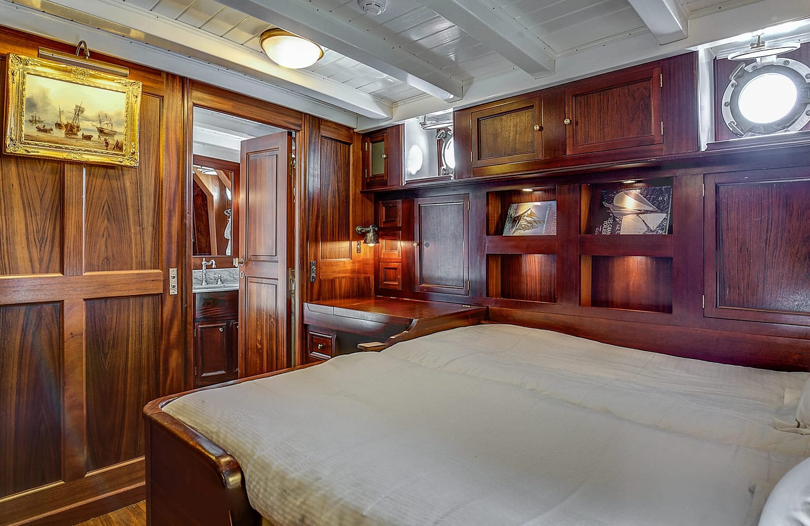 A preview of interior Bedroom cabin