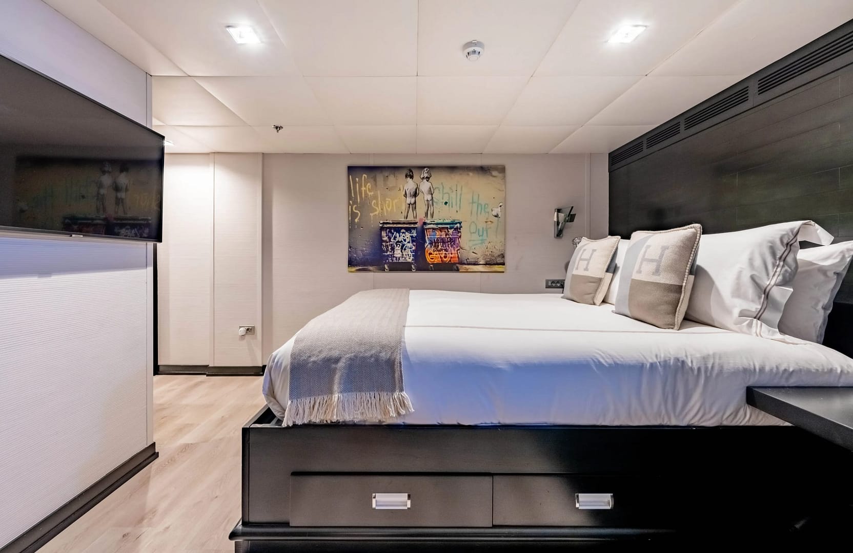 A preview of interior Bedroom cabin