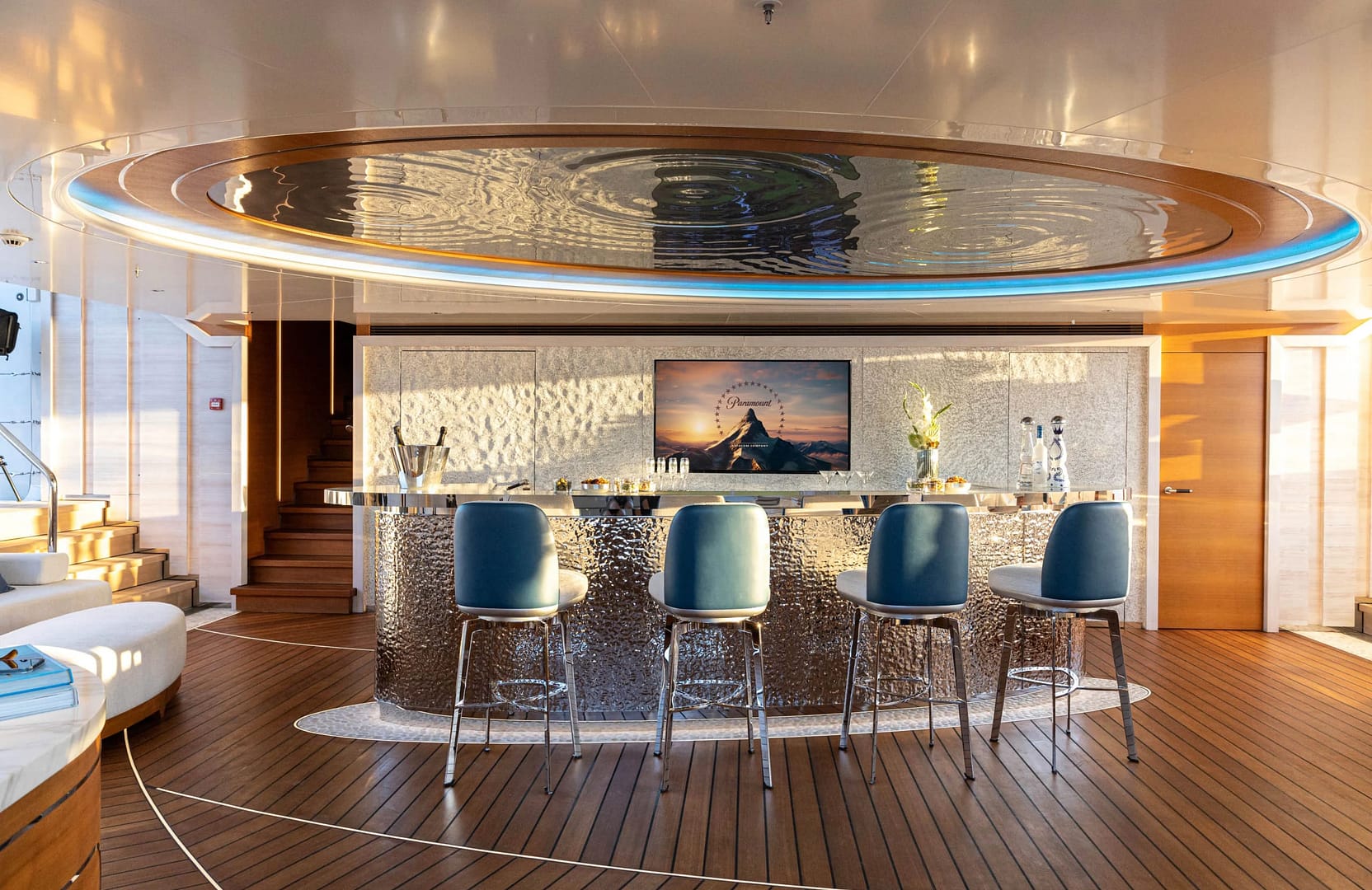 A preview of interior Bar or dance club