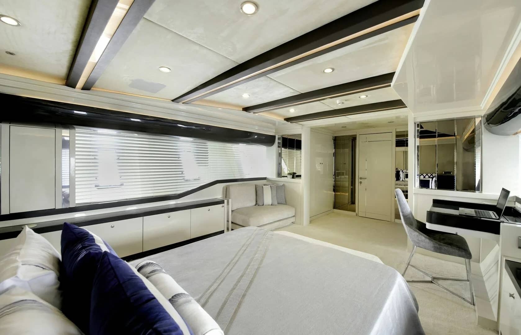 An image of Vetro yacht
