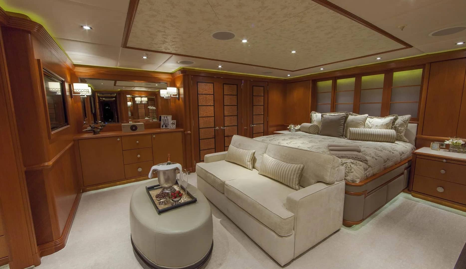A preview of interior Bedroom cabin