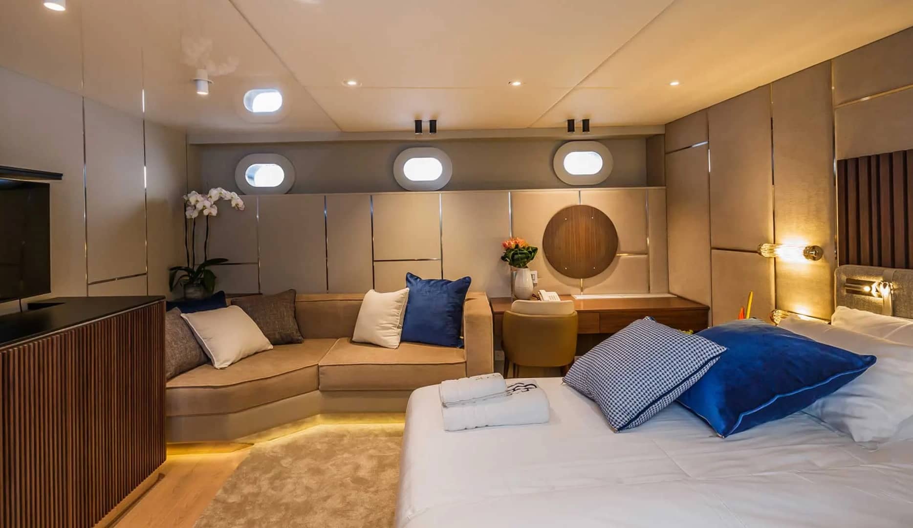 A preview of interior Bedroom cabin