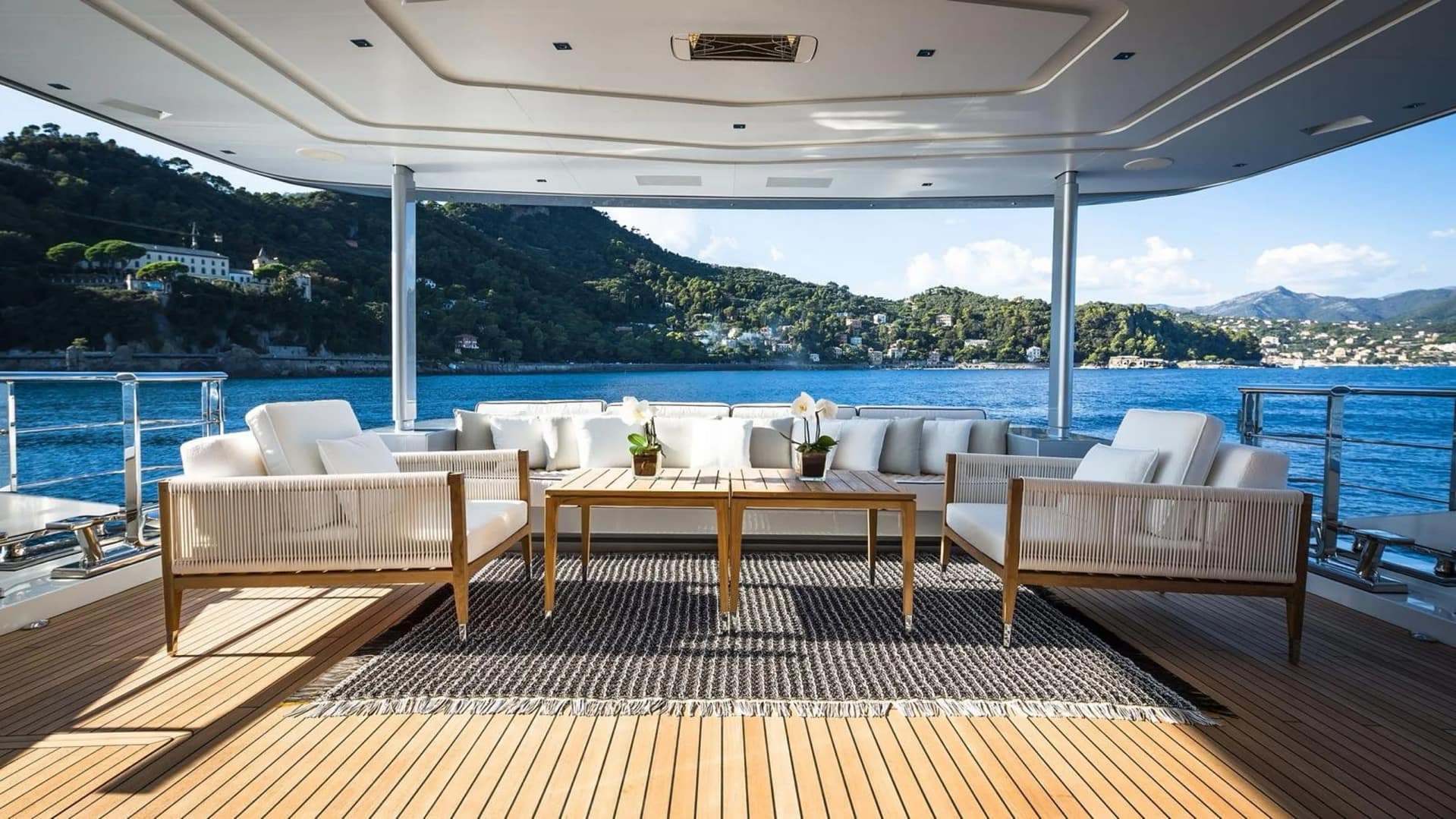 An image of Spring yacht