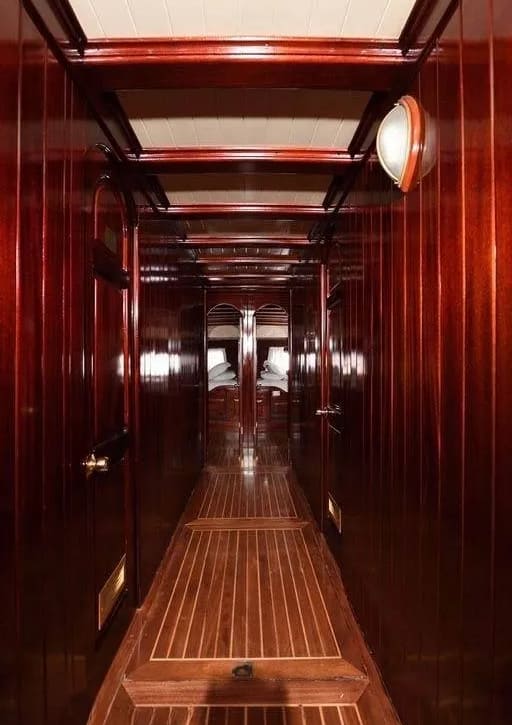 An image of Erato yacht