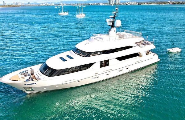 An image of Tiny Wave yacht