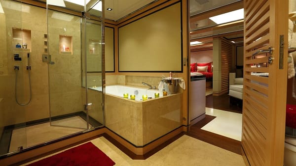 An image of 2 Ladies yacht