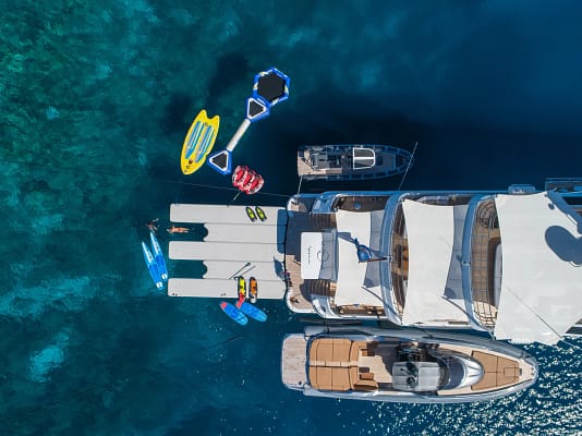 An image of Driftwood yacht